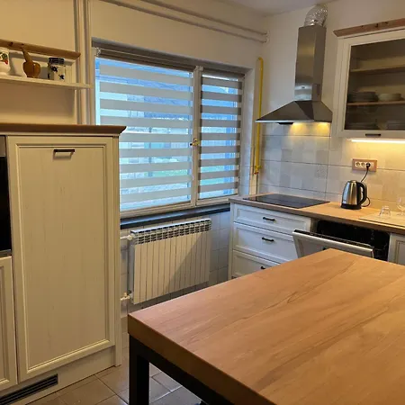 U Potkrovlju * Karlóca